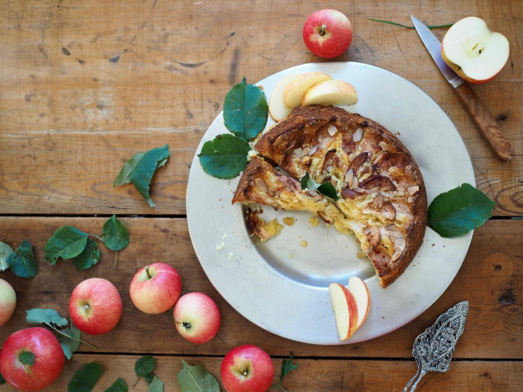 Eplekake (Apple Cake)