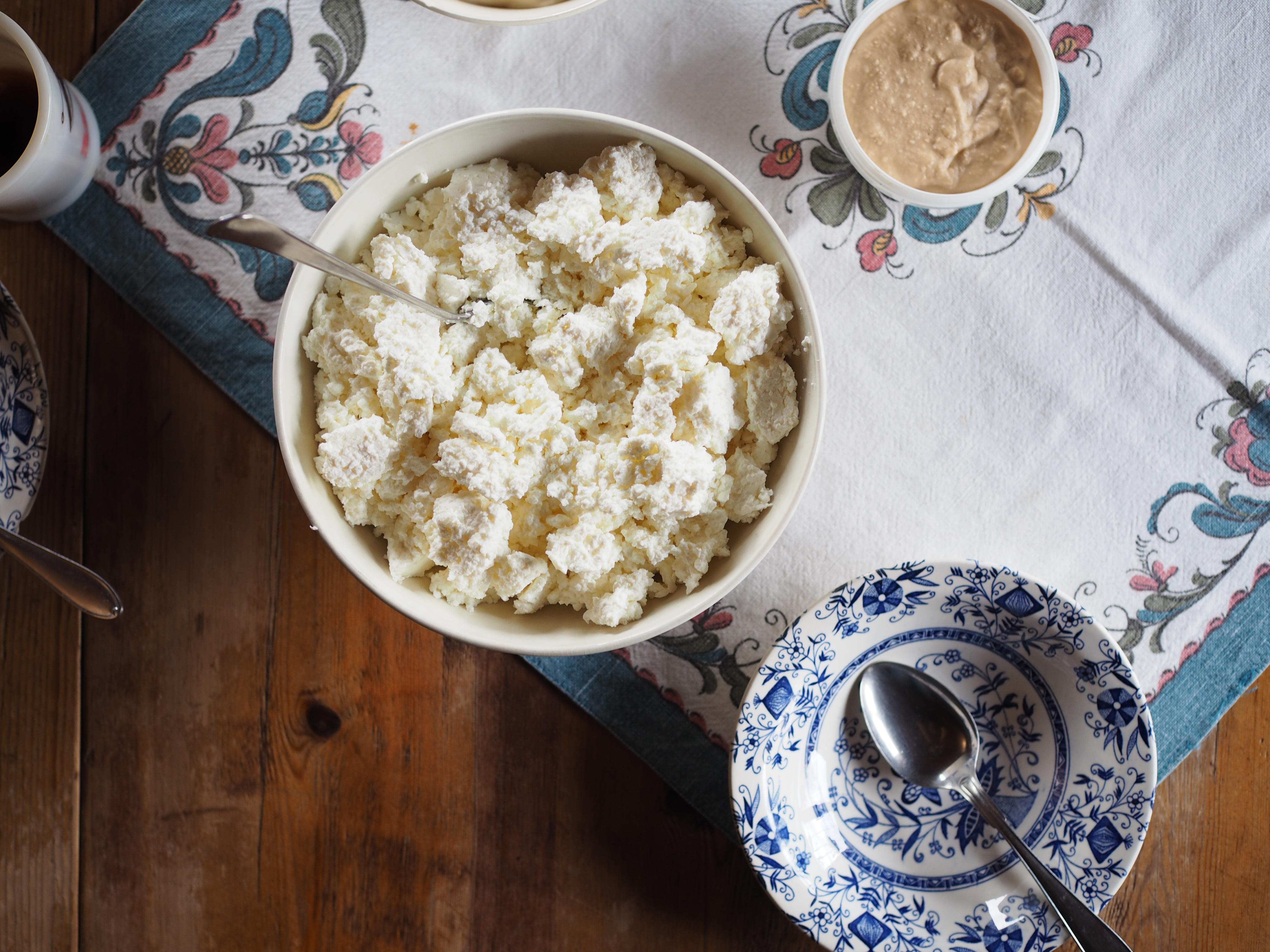 Norsk Seterliv & Sur-Ost (Mountain Farm Cottage Cheese)