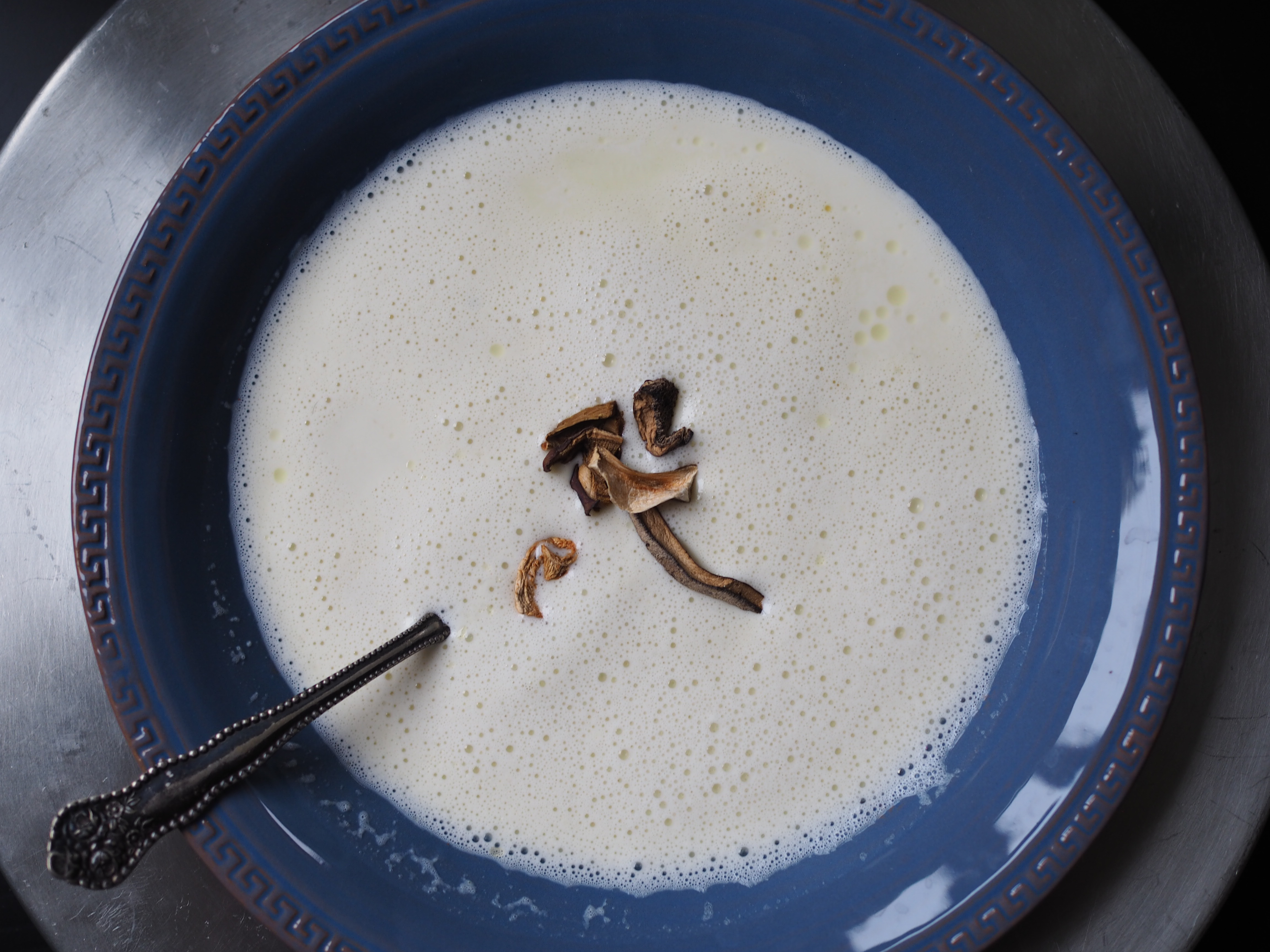 Jordskokksuppe (Creamy Jerusalem Artichoke Soup)