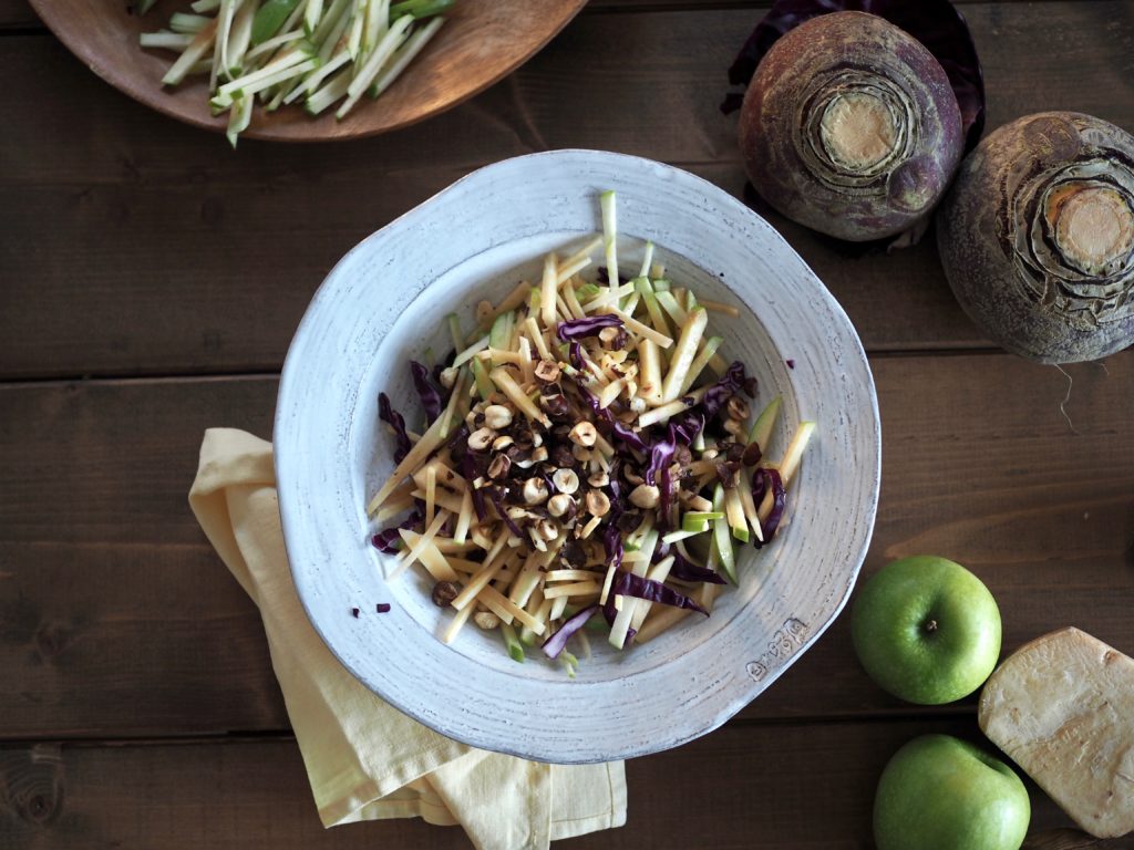 Rutabaga Salad with Apples (Kålrabi Salat med Epler)