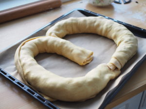 Glitrekringle (Maj-Lis's Norwegian pastry with raisins and nuts)