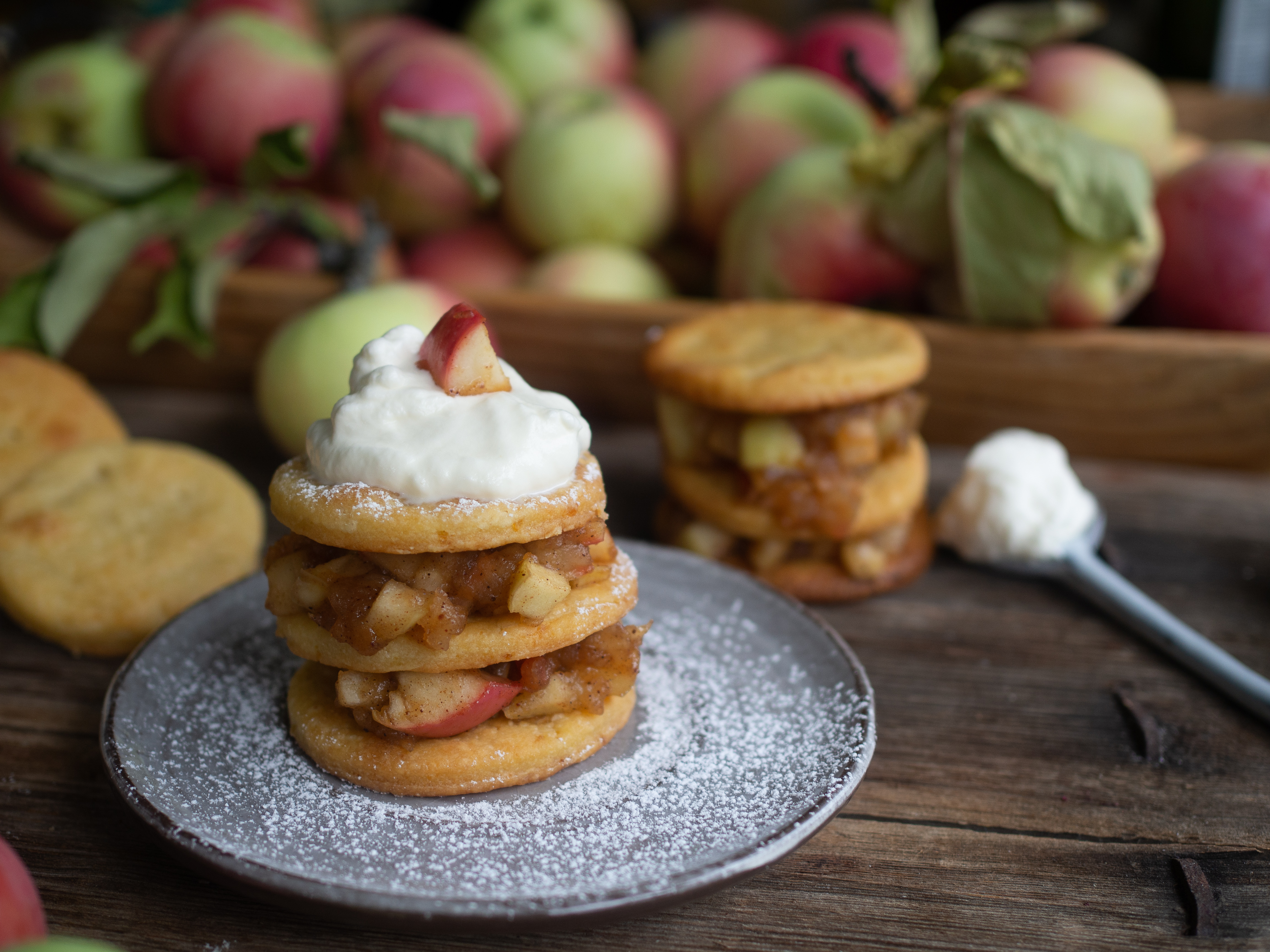 Potato Tarts with Spiced Stewed Apples (potet-terte)