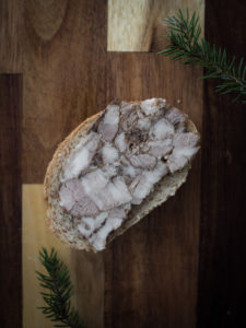 Julesylte (Norwegian Christmas Pressed Pork)