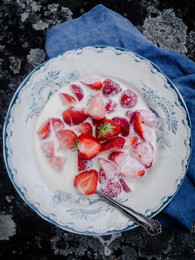 Summer Strawberries and Cream (Jordbær med fløte)