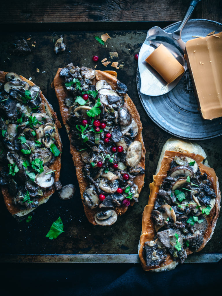 Brunost Toasts with Creamy Reindeer and Mushrooms