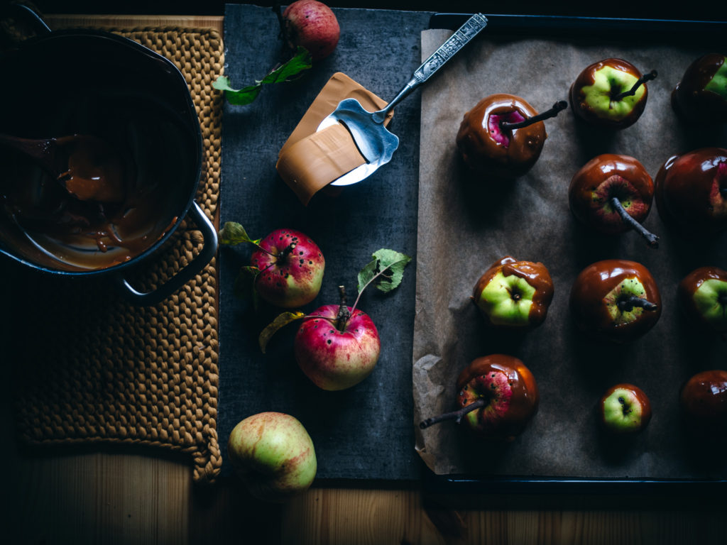 Brown Cheese Caramel Apples 