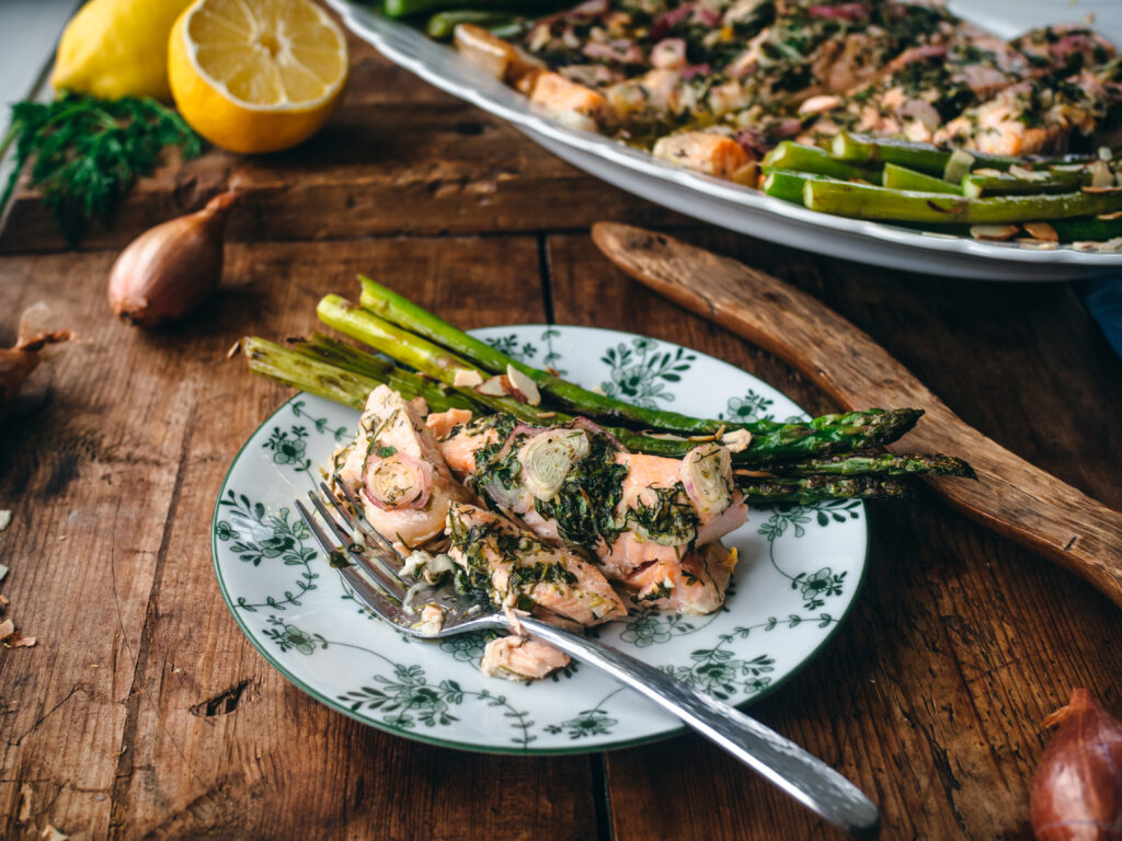 Buttery Herb and Shallot Salmon with Asparagus