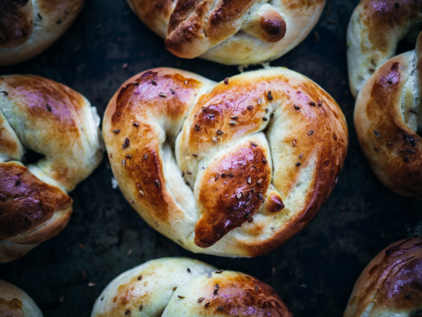 Norwegian Anise Pretzels (Aniskringler)