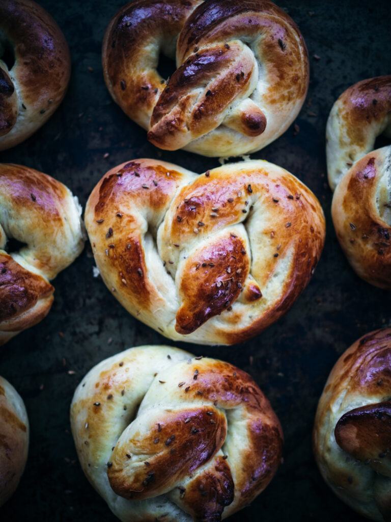 Norwegian Anise Pretzels (Aniskringler)