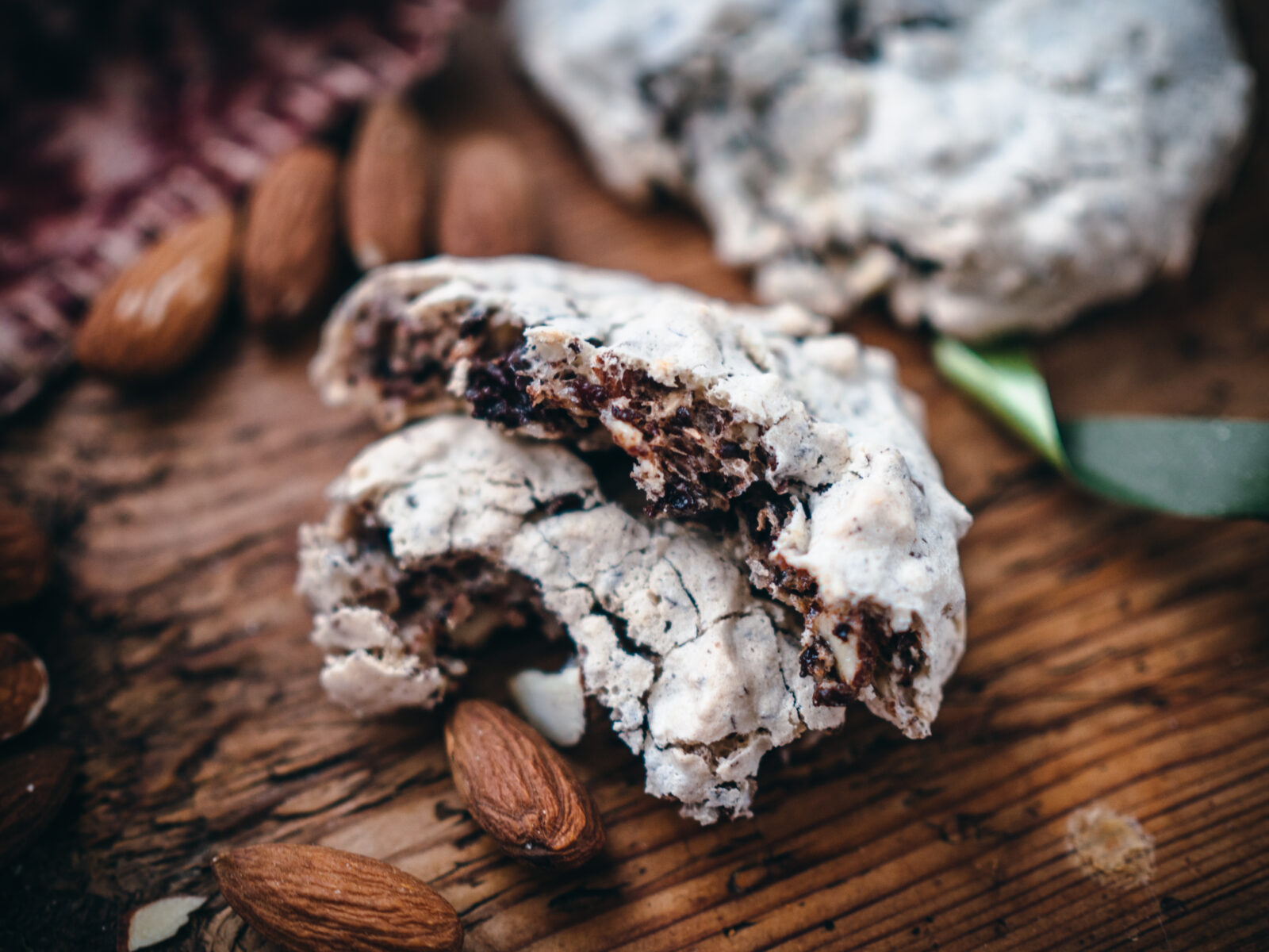 Meringue Cookies with Dark Chocolate and Almonds (Vepsebol)