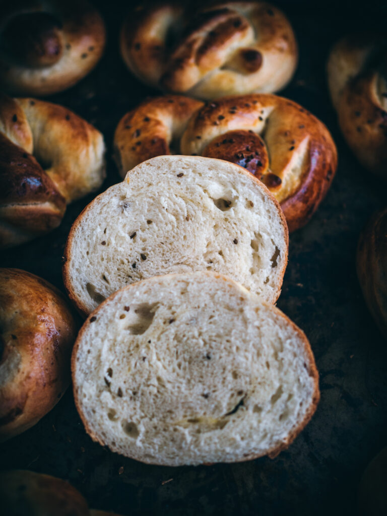 Norwegian Anise Pretzels (Aniskringler)